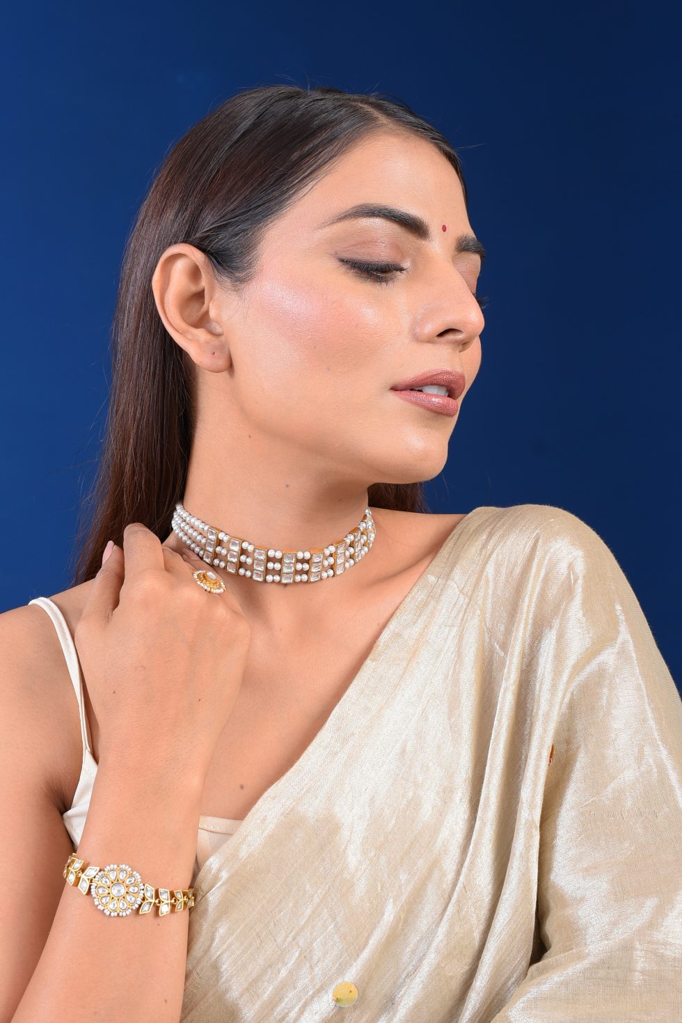 Handmade silver alloy gold plated pearl and polki necklace choker.