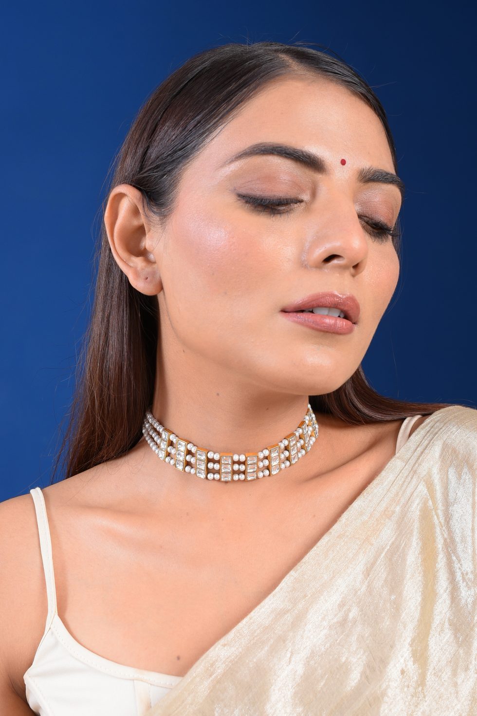 Handmade silver alloy gold plated pearl and polki necklace choker.